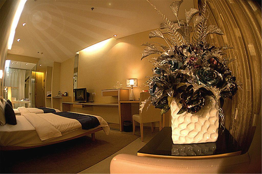 Шэньчжэнь: Shenzhen Tourism Trend Hotel