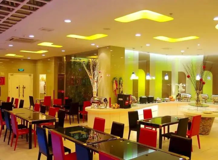 Ухань: Yangtze River TOMOLO Hotel (Wuzhan Branch)