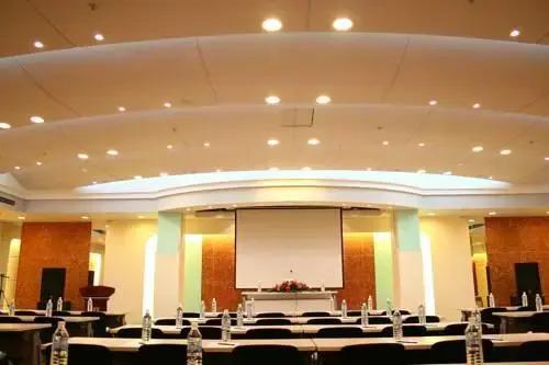 Ухань: Yangtze River TOMOLO Hotel (Wuzhan Branch)