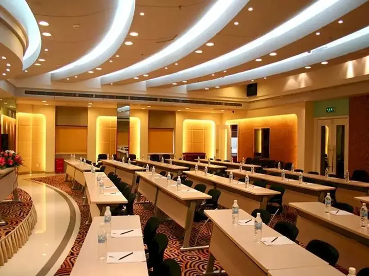 Ухань: Yangtze River TOMOLO Hotel (Wuzhan Branch)