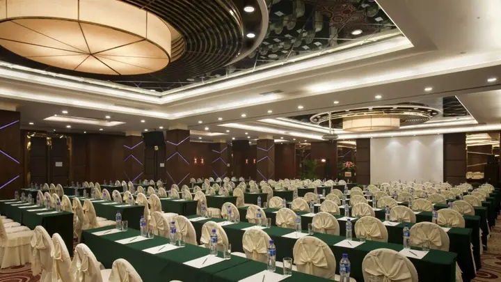 Ухань: Holiday Inn Riverside Wuhan by IHG