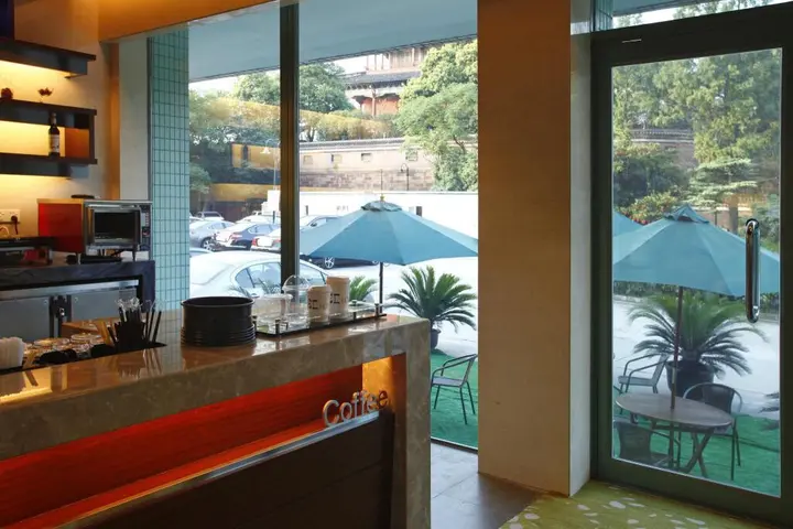 Ухань: Holiday Inn Riverside Wuhan by IHG