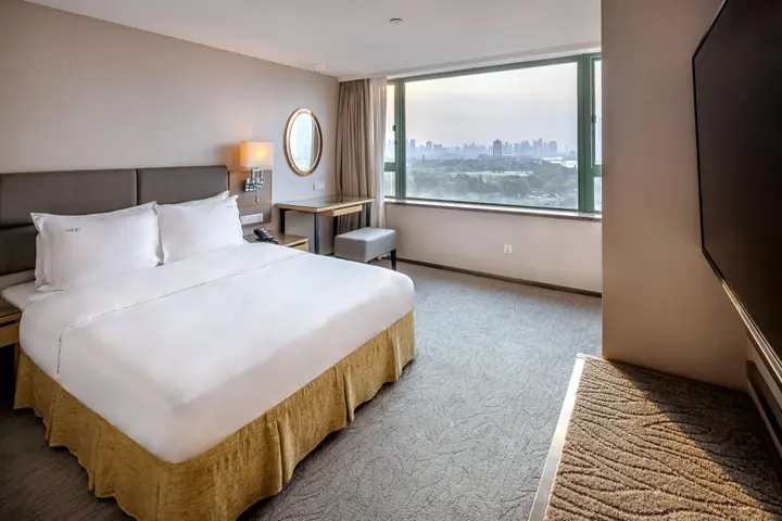 Ухань: Holiday Inn Riverside Wuhan by IHG