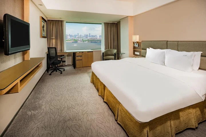 Ухань: Holiday Inn Riverside Wuhan by IHG