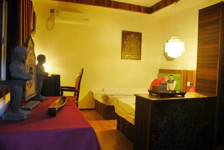 Лешан: Mount Emei Jadeite Resort