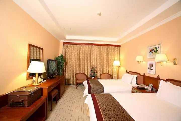 Пекин: Golden Harbor Hotel