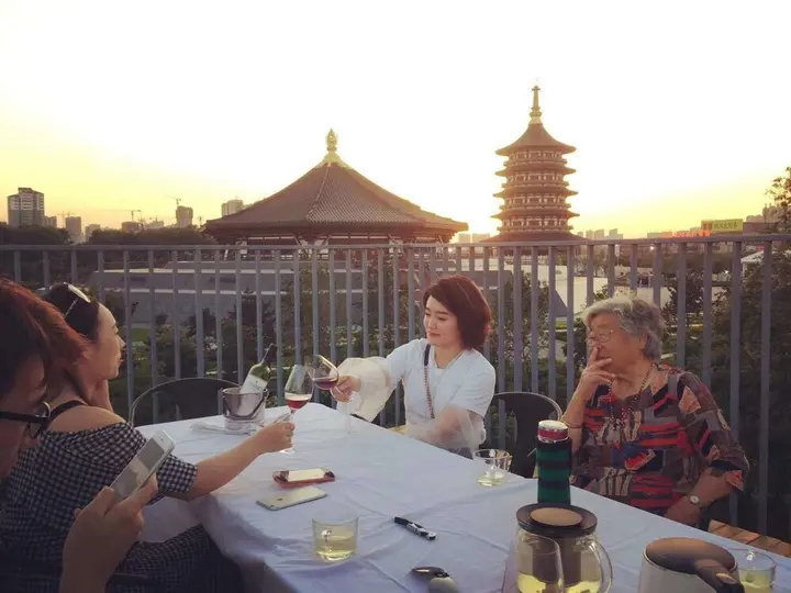 Лоян: Yijia Youth Hostel