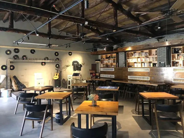 Лоян: Yijia Youth Hostel