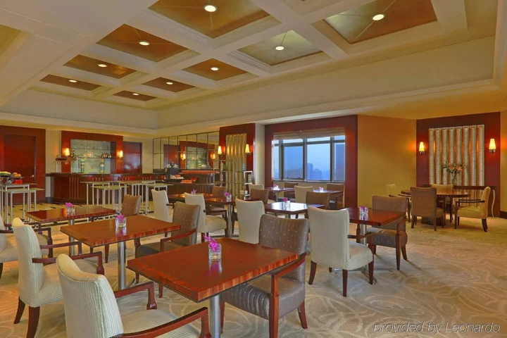 Чэнду: Sheraton Chengdu Lido Hotel