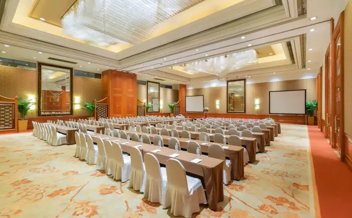 Чэнду: Sheraton Chengdu Lido Hotel