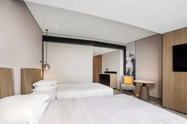 Чэнду: Sheraton Chengdu Lido Hotel