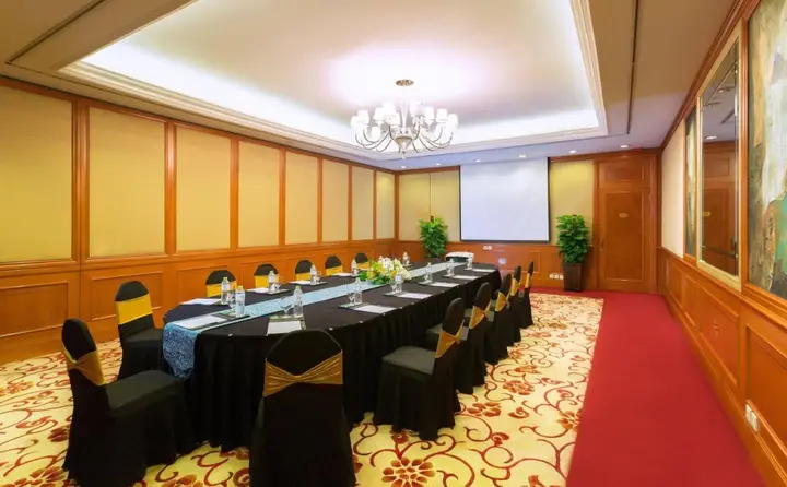 Чэнду: Sheraton Chengdu Lido Hotel