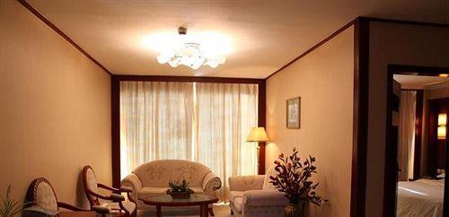 Далянь: Yicheng Business Hotel