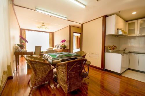Далянь: Yicheng Business Hotel