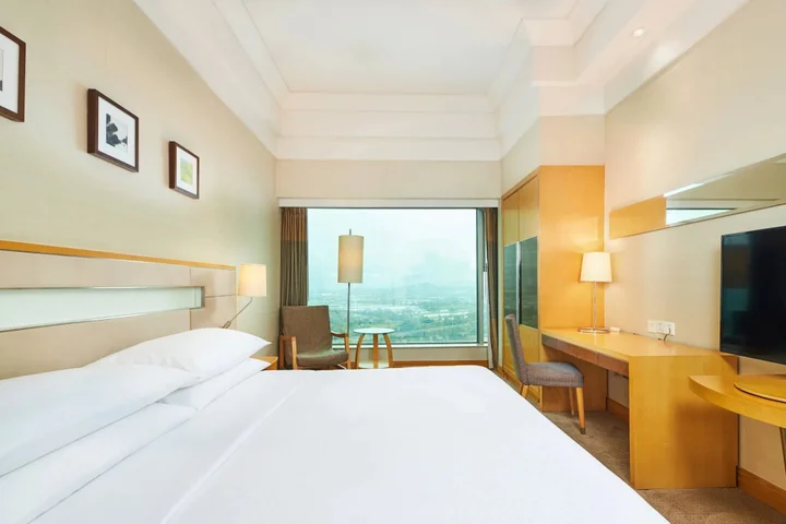 Шэньчжэнь: Four Points by Sheraton Shenzhen