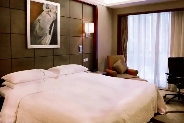 Шэньчжэнь: Sheraton Shenzhen Futian Hotel