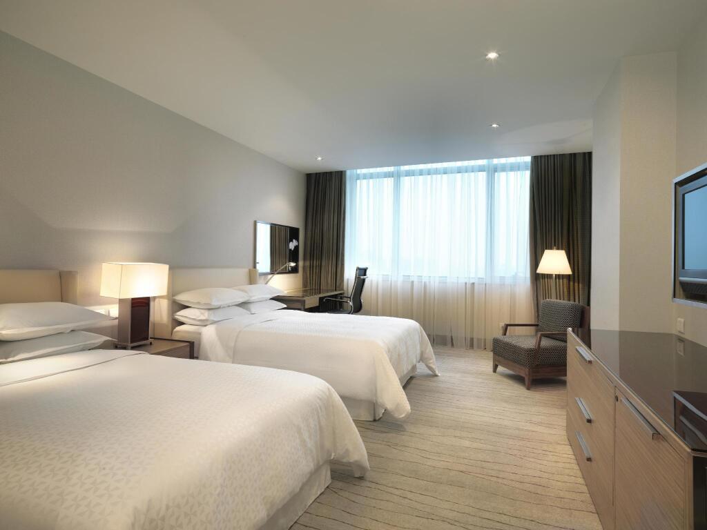 Шанхай: Four Points by Sheraton Shanghai, Daning