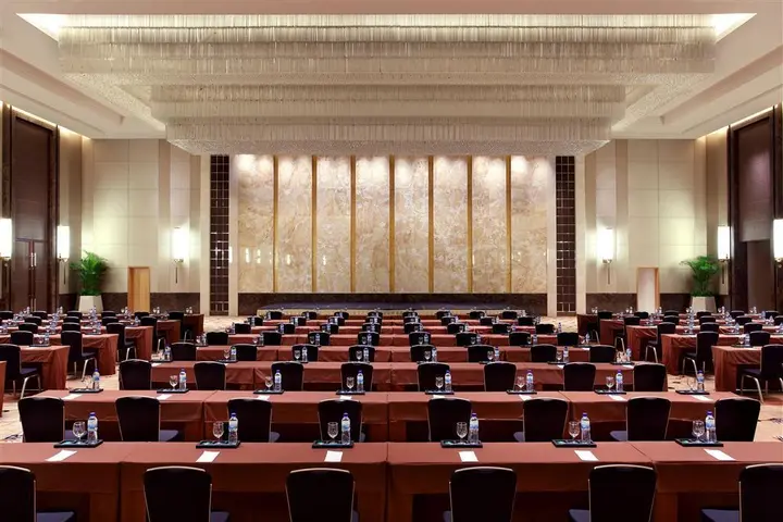 Уси: Sheraton Wuxi Binhu Hotel