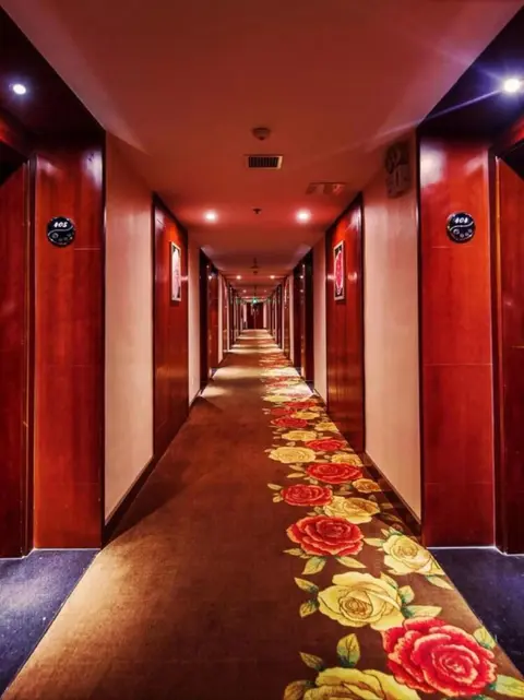 Лоян: New Friendship Hotel