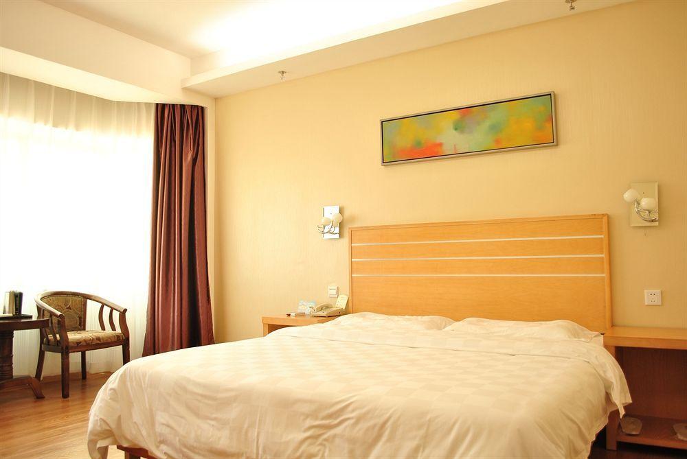 Шэньчжэнь: Super 8 Hotel Shenzhen Diwang