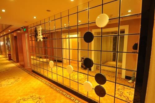 Лоян: Babylon Hotel