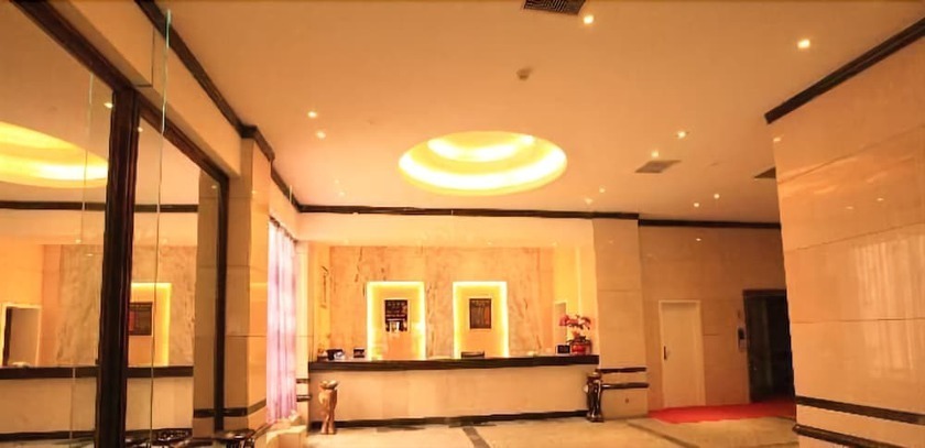Лоян: Babylon Hotel
