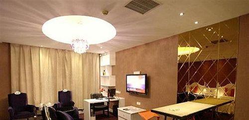 Лоян: Babylon Hotel