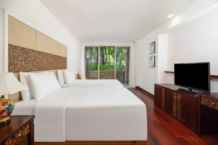 Санья: Swissôtel Sanya Yalong Bay