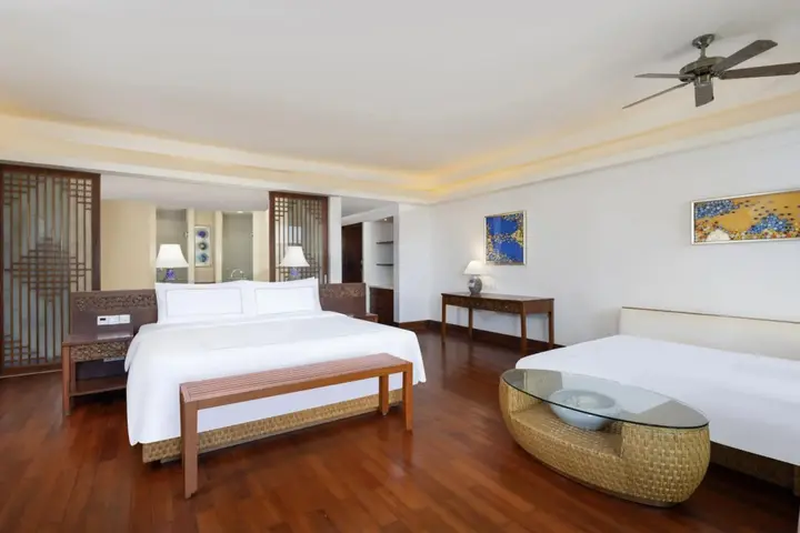 Санья: Swissôtel Sanya Yalong Bay