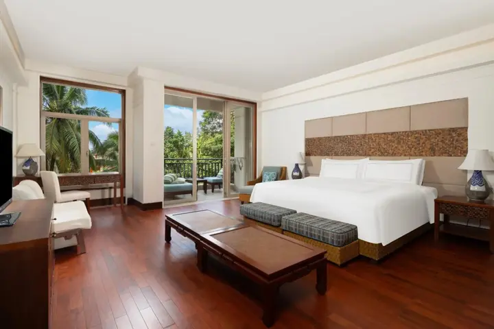 Санья: Swissôtel Sanya Yalong Bay