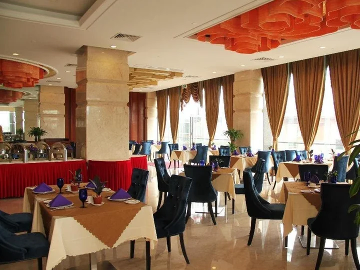 Фошань: Huifeng Holiday