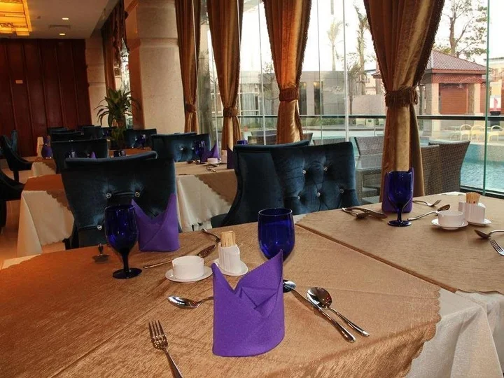 Фошань: Huifeng Holiday