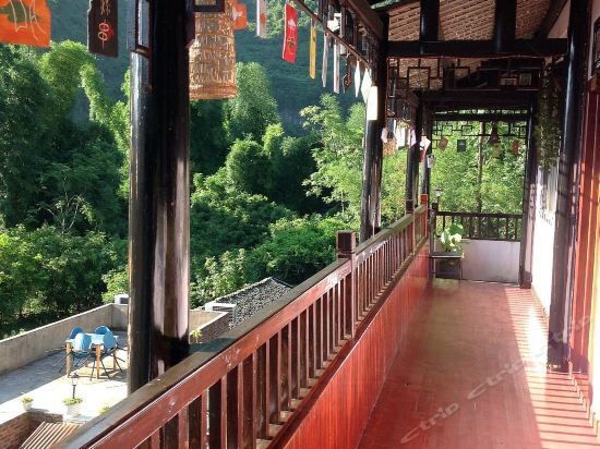 Яншо: Xingping Our Inn