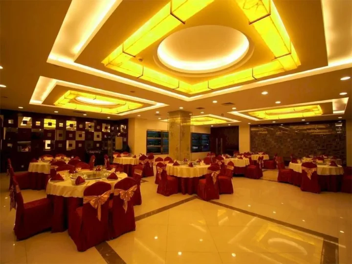 Шэньян: Rising International City Hotel