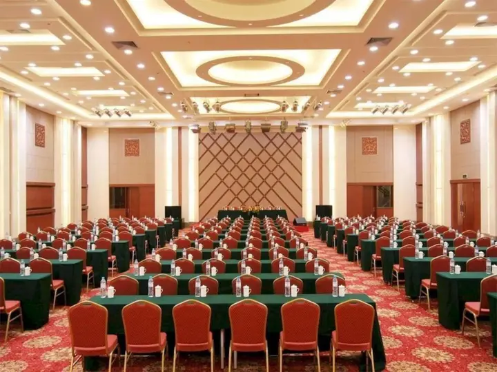 Шэньян: Rising International City Hotel