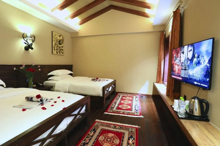 Шангри-Ла: Shangri-la Bird of Paradise Inn