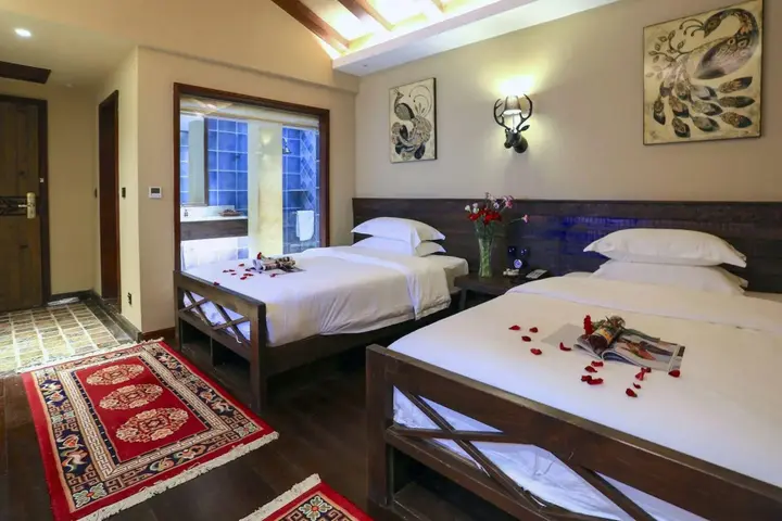 Шангри-Ла: Shangri-la Bird of Paradise Inn