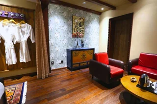 Шангри-Ла: Shangri-la Bird of Paradise Inn