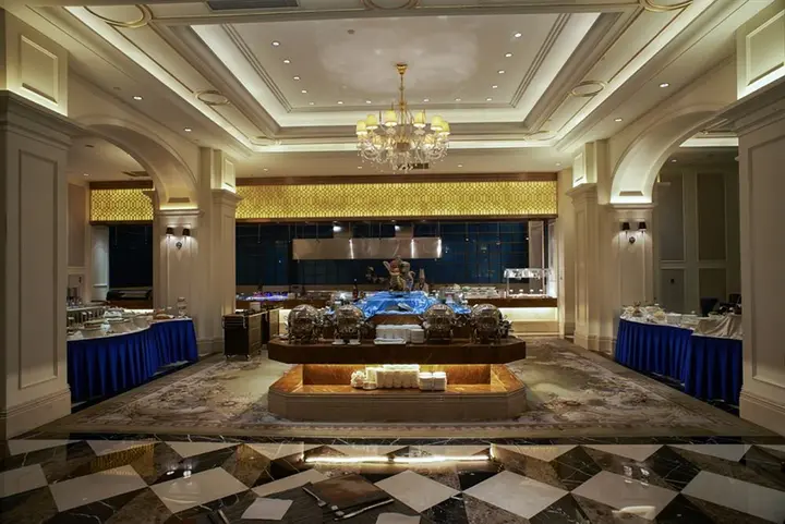 Наньтун: Jinling Jinding Grand Hotel Rugao