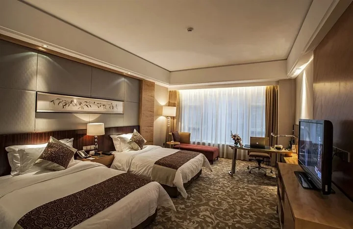 Наньтун: Jinling Jinding Grand Hotel Rugao