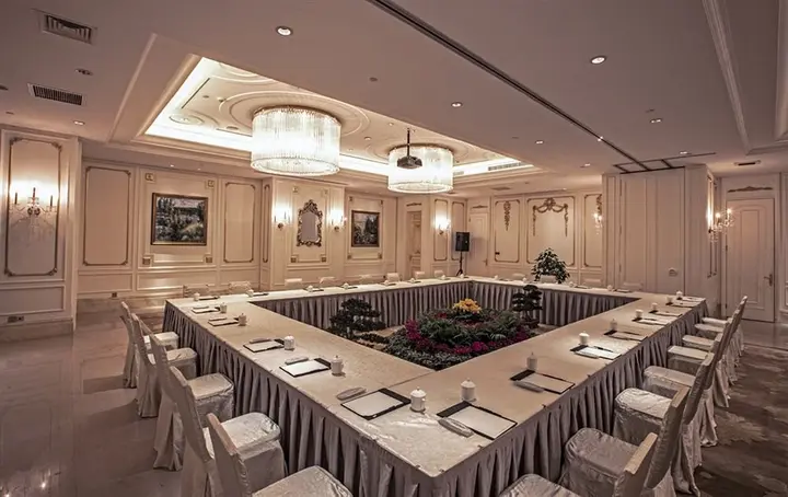 Наньтун: Jinling Jinding Grand Hotel Rugao