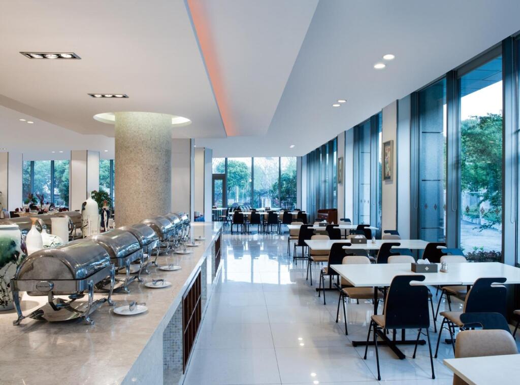 Нанкин: Nanjing Expo Center Hotel