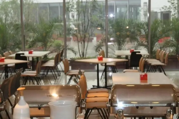 Нанкин: Nanjing Expo Center Hotel