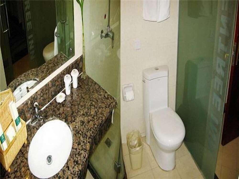 Чжэньцзян: Green Tree Inn Zhenjiang Zhongyang Street RT-MART