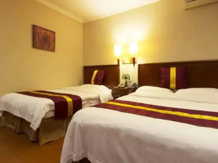 Чжэньцзян: Green Tree Inn Zhenjiang Zhongyang Street RT-MART