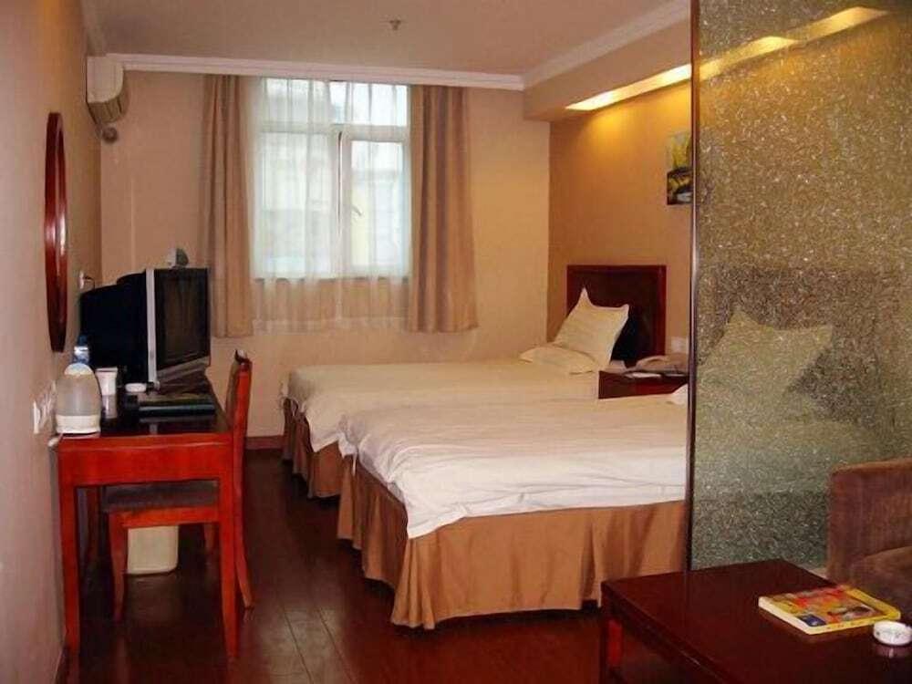 Чжэньцзян: Green Tree Inn Zhenjiang Zhongyang Street RT-MART