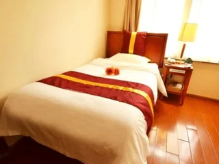 Чжэньцзян: Green Tree Inn Zhenjiang Zhongyang Street RT-MART