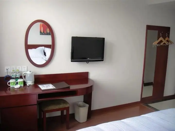 Нанкин: GME NanJing CaoChanGMEn Nanyihou Stress Hotel