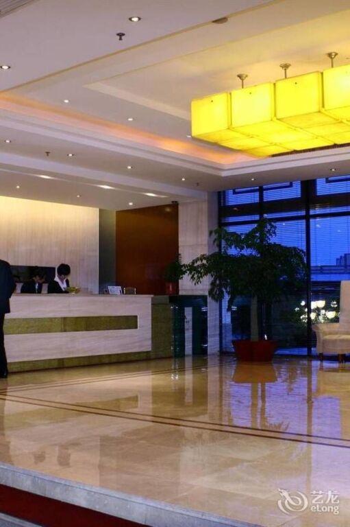 Хойчжоу: New Metropolis Hotel