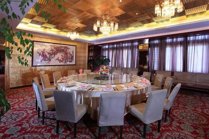 Хойчжоу: New Metropolis Hotel